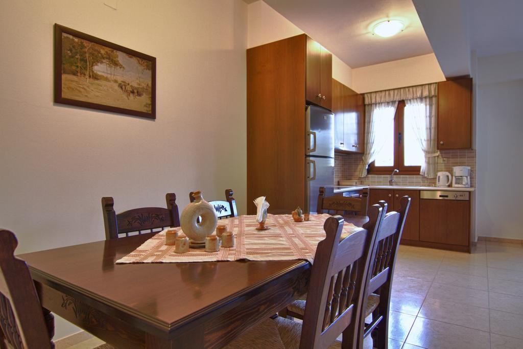 Petrochori Aparthotel Habitación foto
